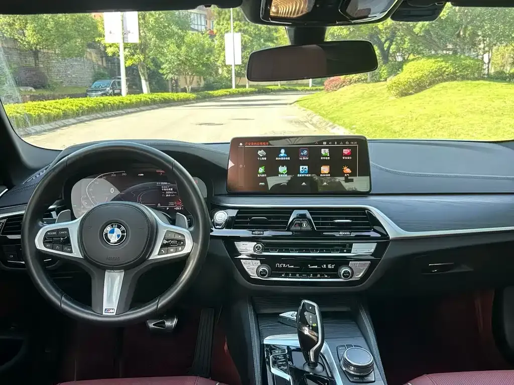 BMW 5 Series — фото 4