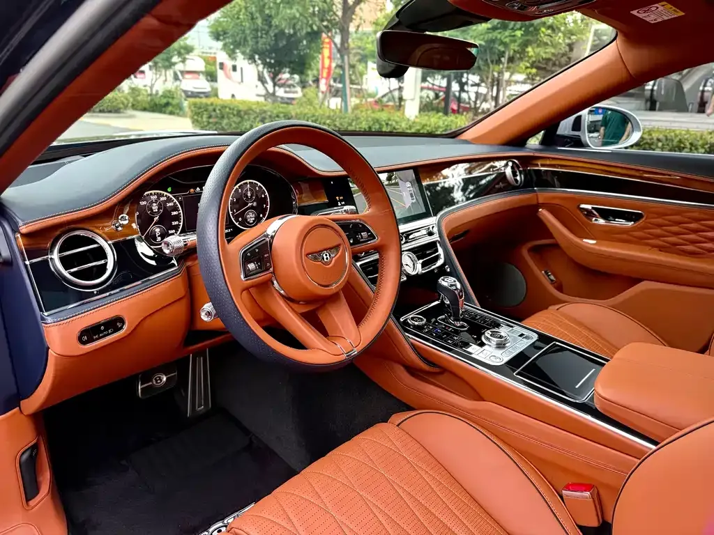 Bentley Flying Spur — фото 9