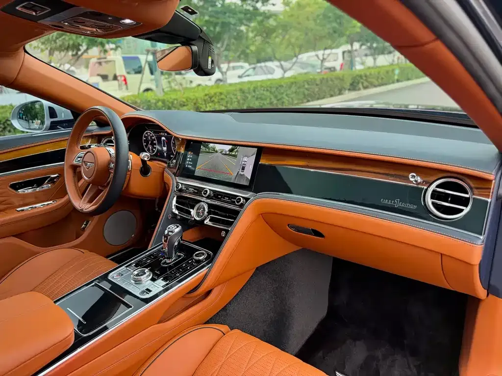 Bentley Flying Spur — фото 6