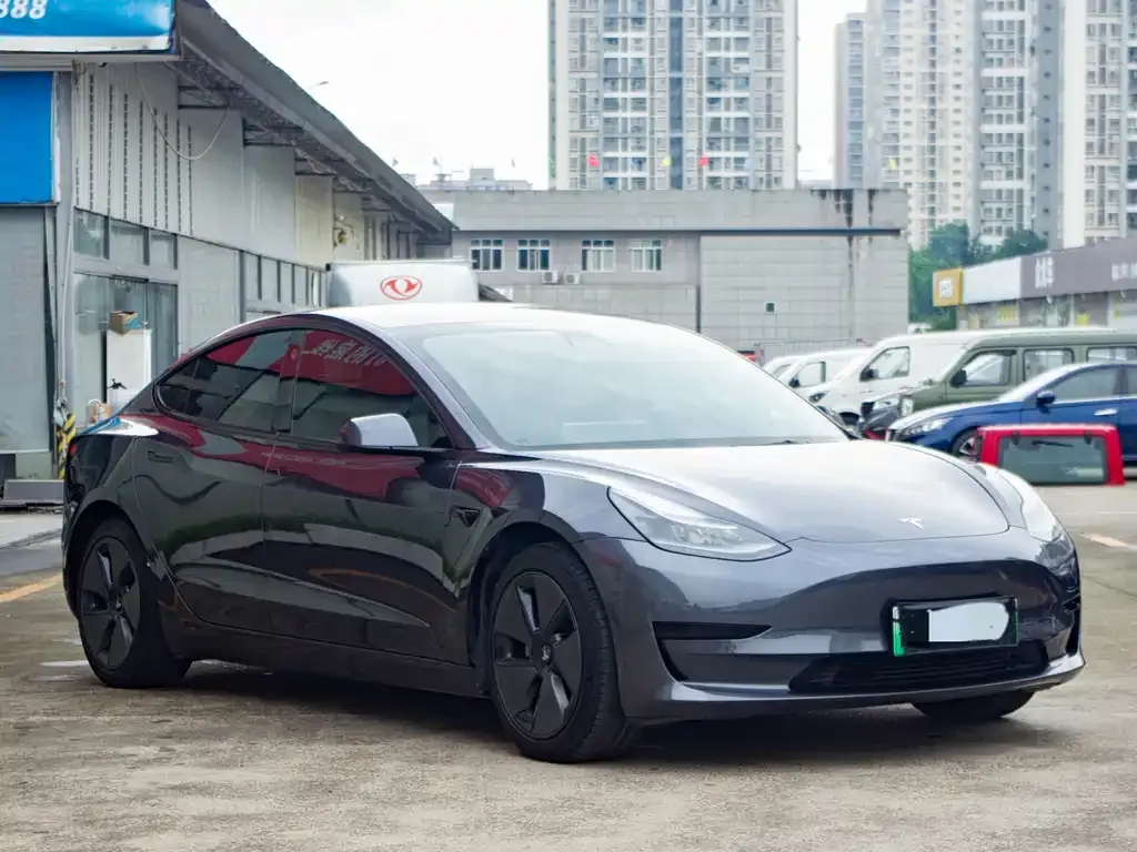 Tesla Model 3 — фото 2