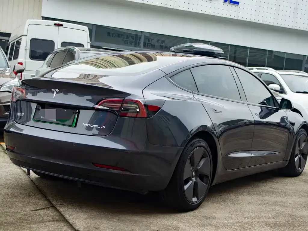 Tesla Model 3 — фото 4
