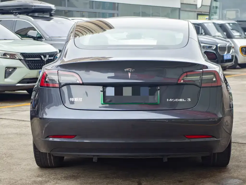 Tesla Model 3 — фото 7