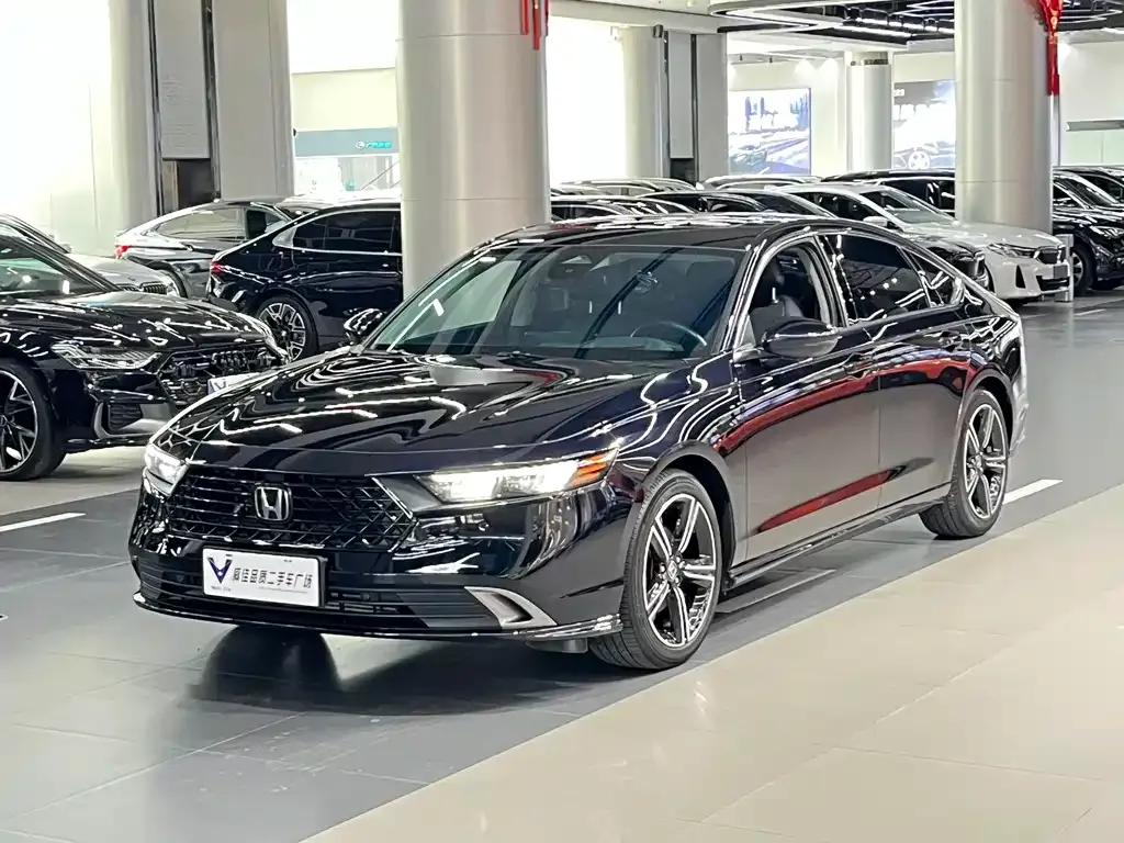 Honda Accord — фото 1