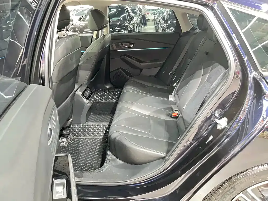 Honda Accord — фото 4