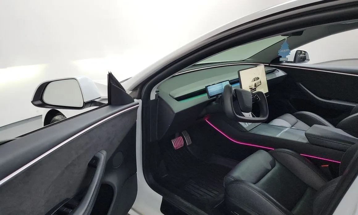 Tesla Model 3 2024 из KR, фото 5