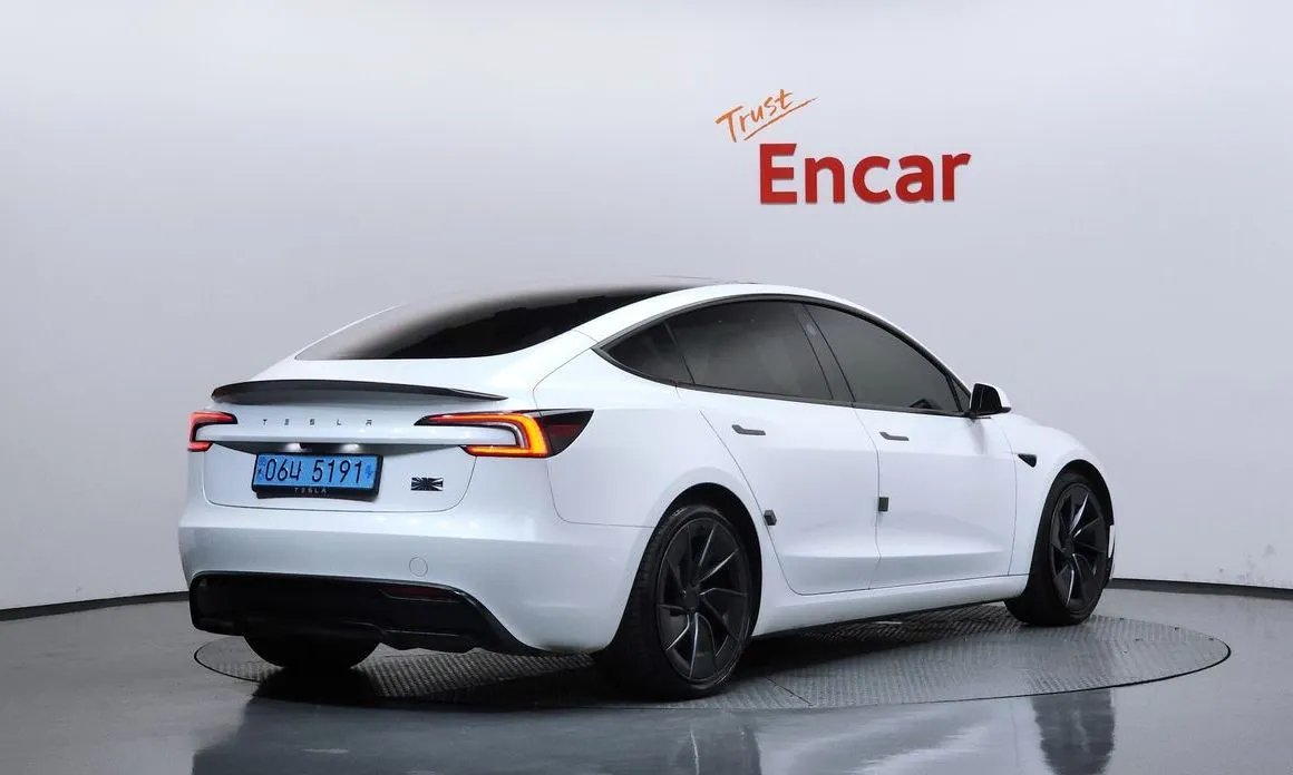 Tesla Model 3 2024 из KR, фото 3