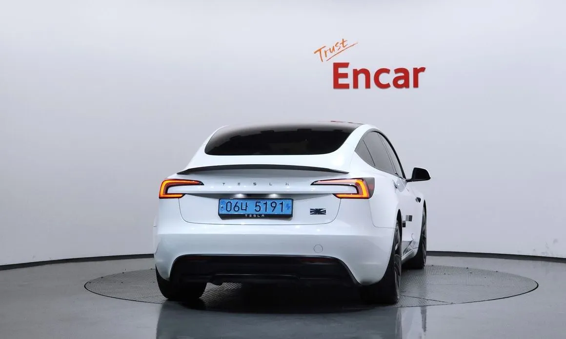 Tesla Model 3 2024 из KR, фото 2