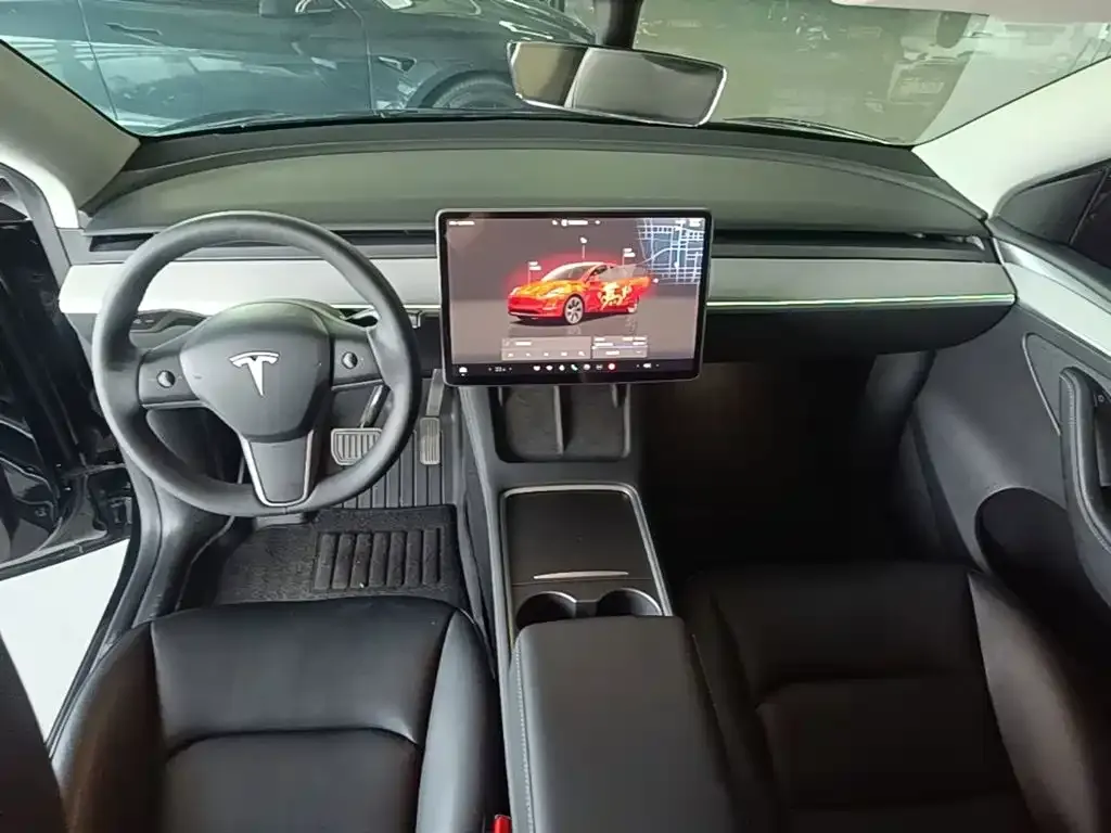 Tesla Model Y — фото 2