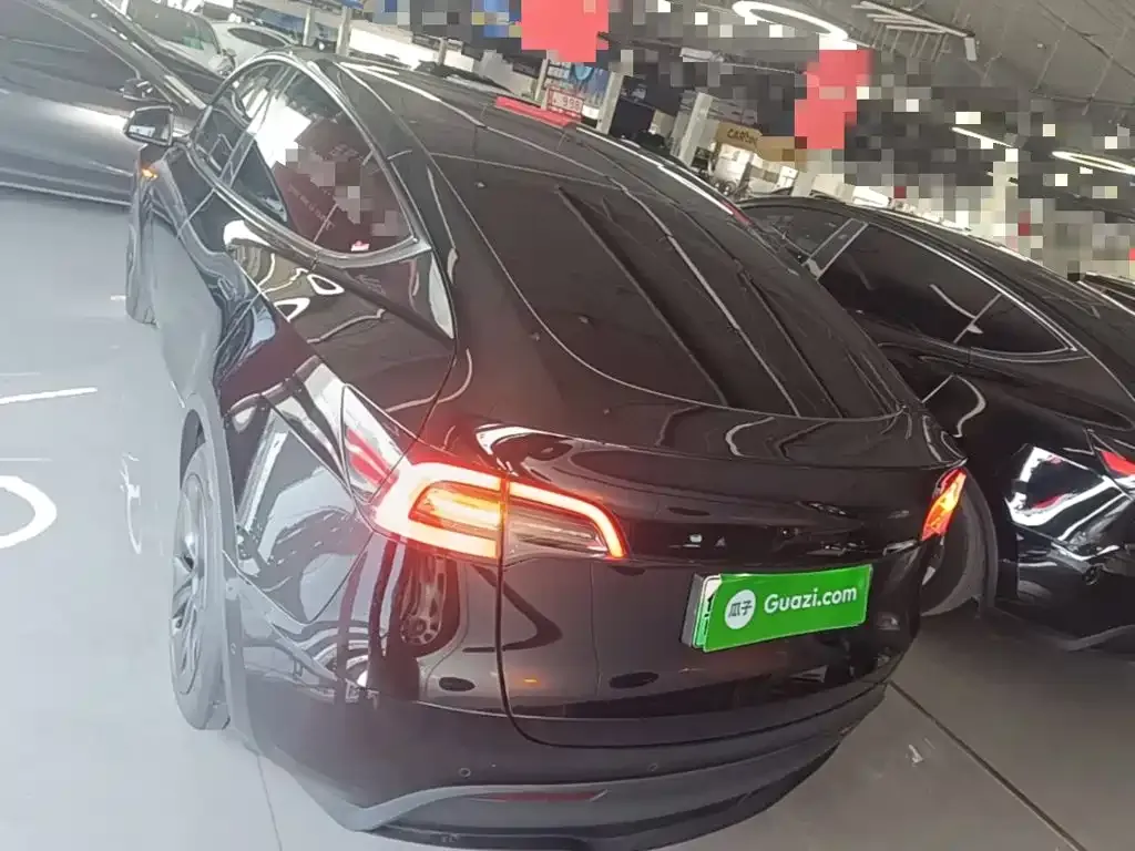 Tesla Model Y — фото 8