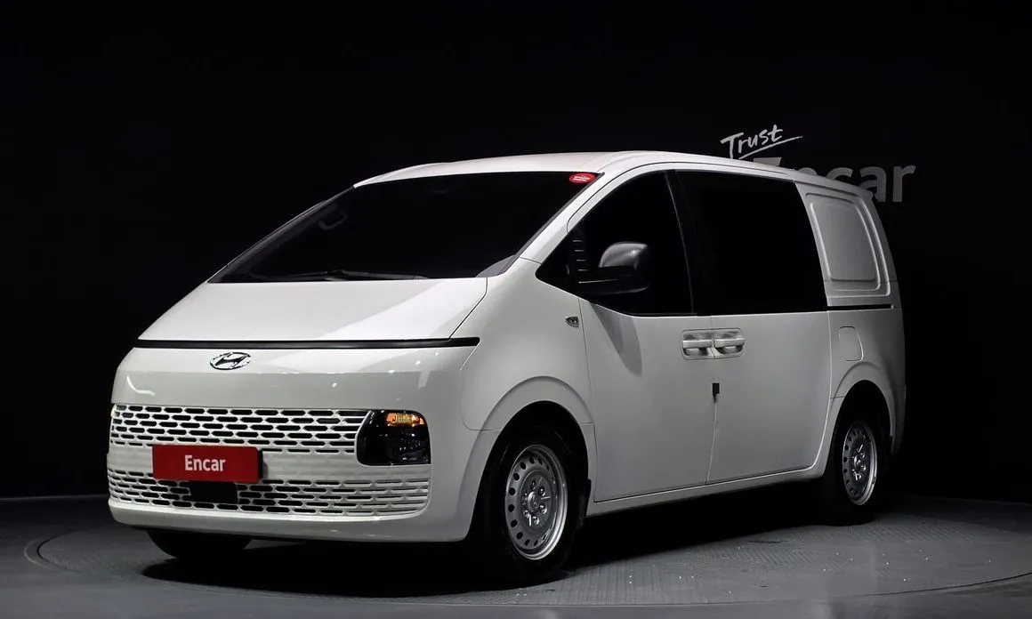 Hyundai Staria 2023 из KR, фото 1