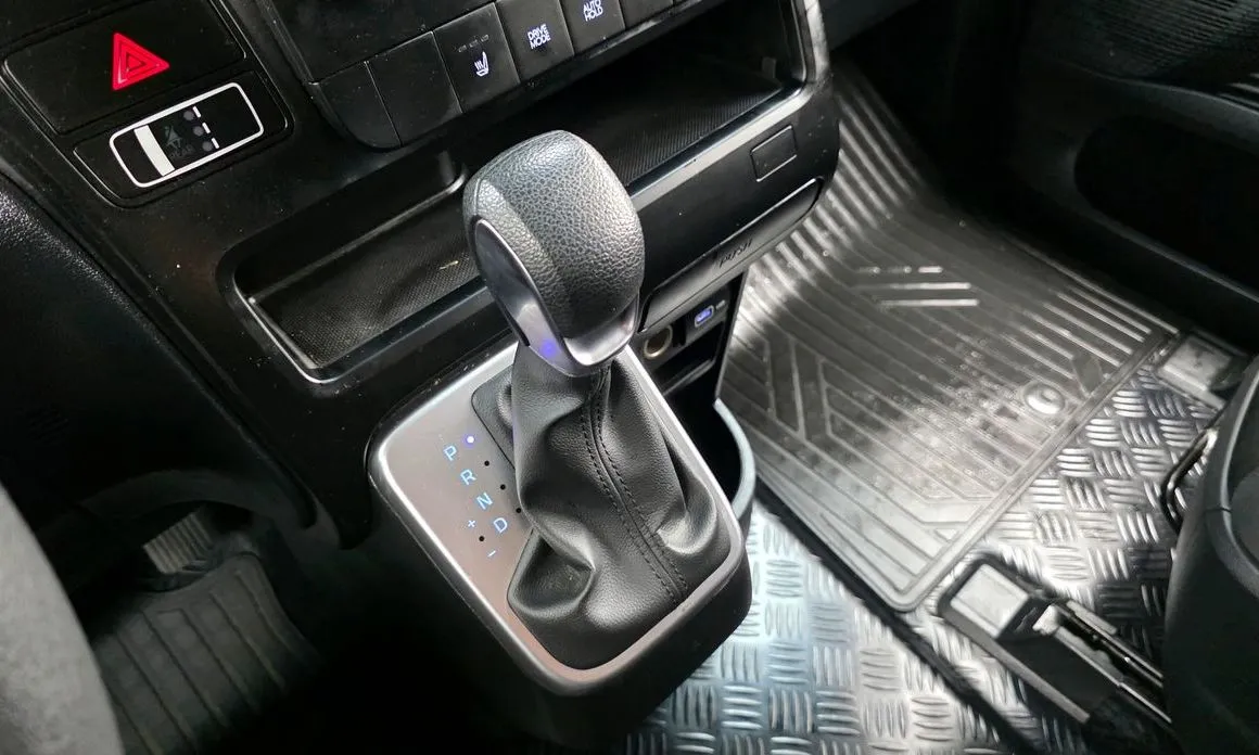 Hyundai Staria 2023 из KR, фото 9