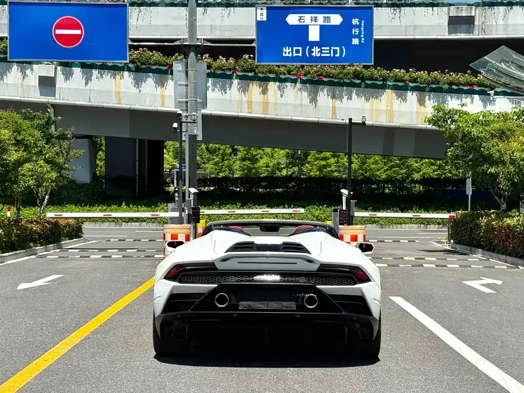 Lamborghini Huracan — фото 9