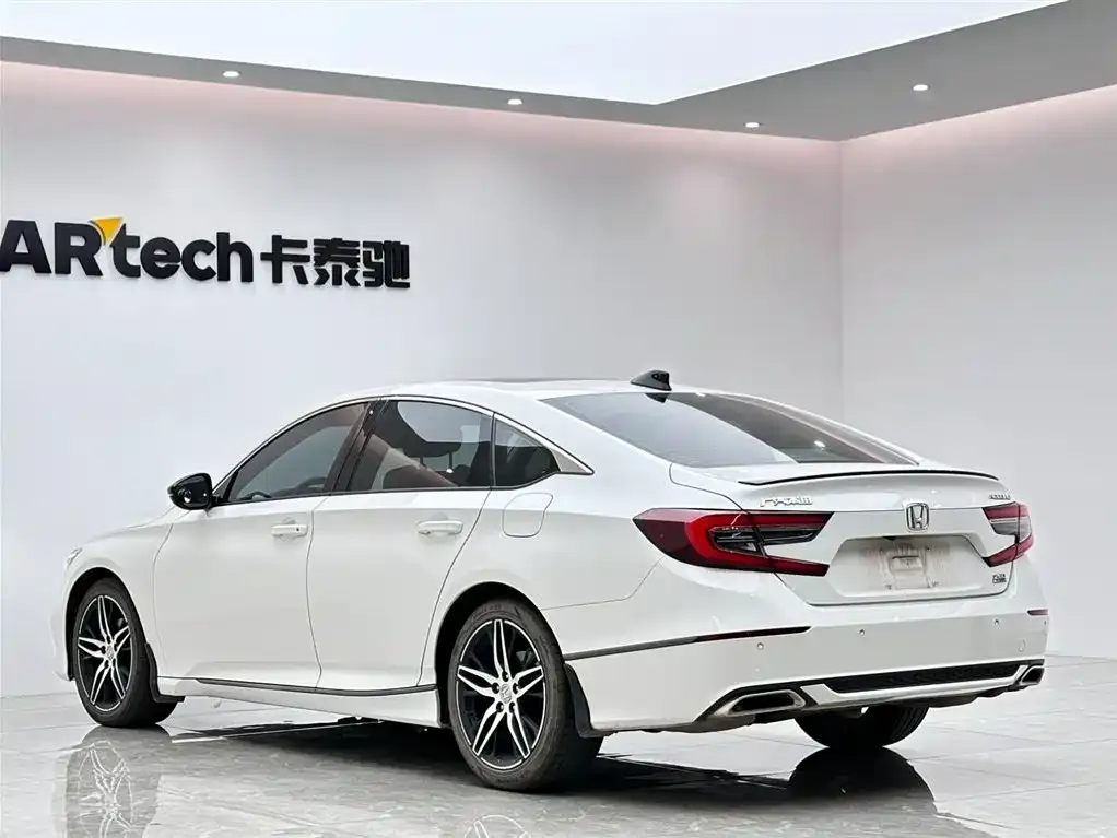 Honda Accord — фото 4