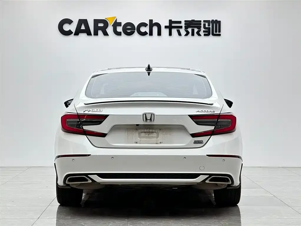 Honda Accord — фото 7