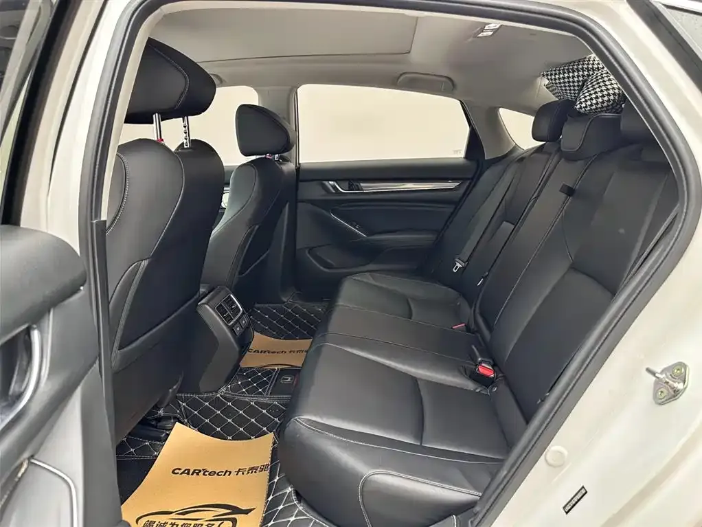 Honda Accord — фото 6