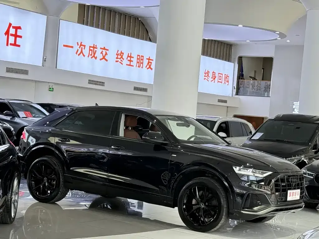 Audi Q8 2021 из CN, фото 4