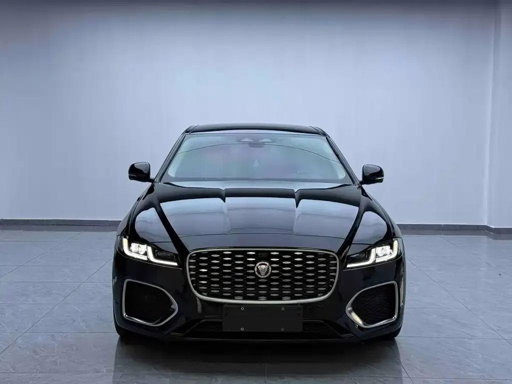 Jaguar XFL — фото 2