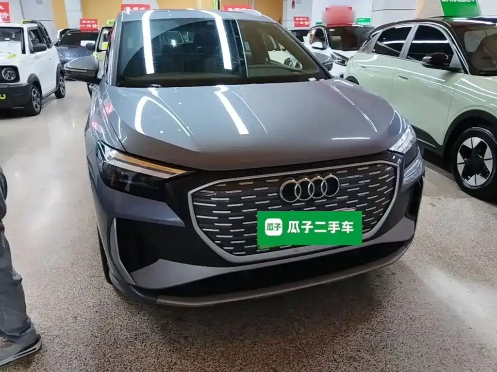 Audi Q4 e-tron — фото 10
