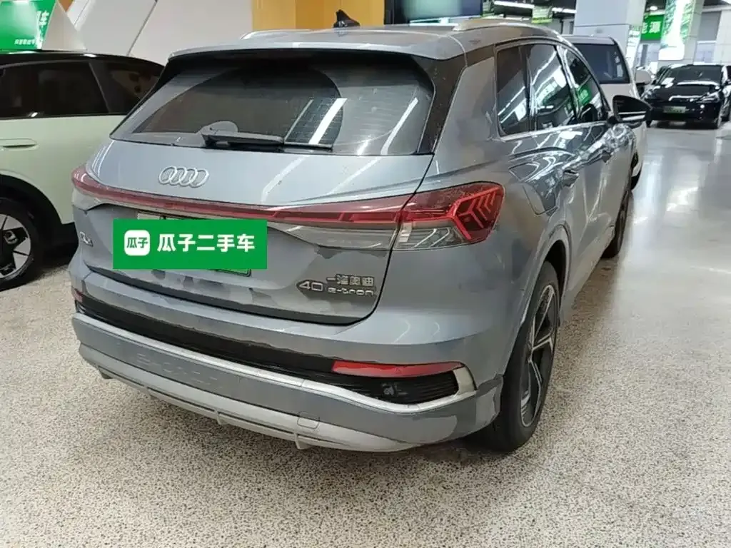 Audi Q4 e-tron — фото 2