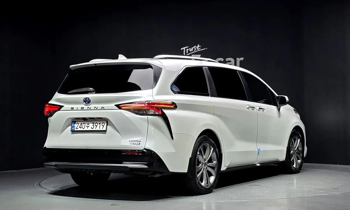 Toyota Sienna 2024 из KR, фото 2