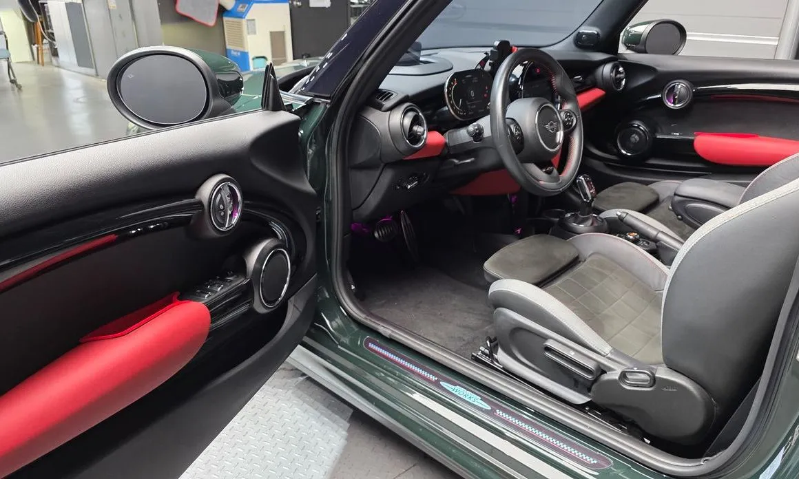 Mini Cooper Convertible 2021 из KR, фото 6