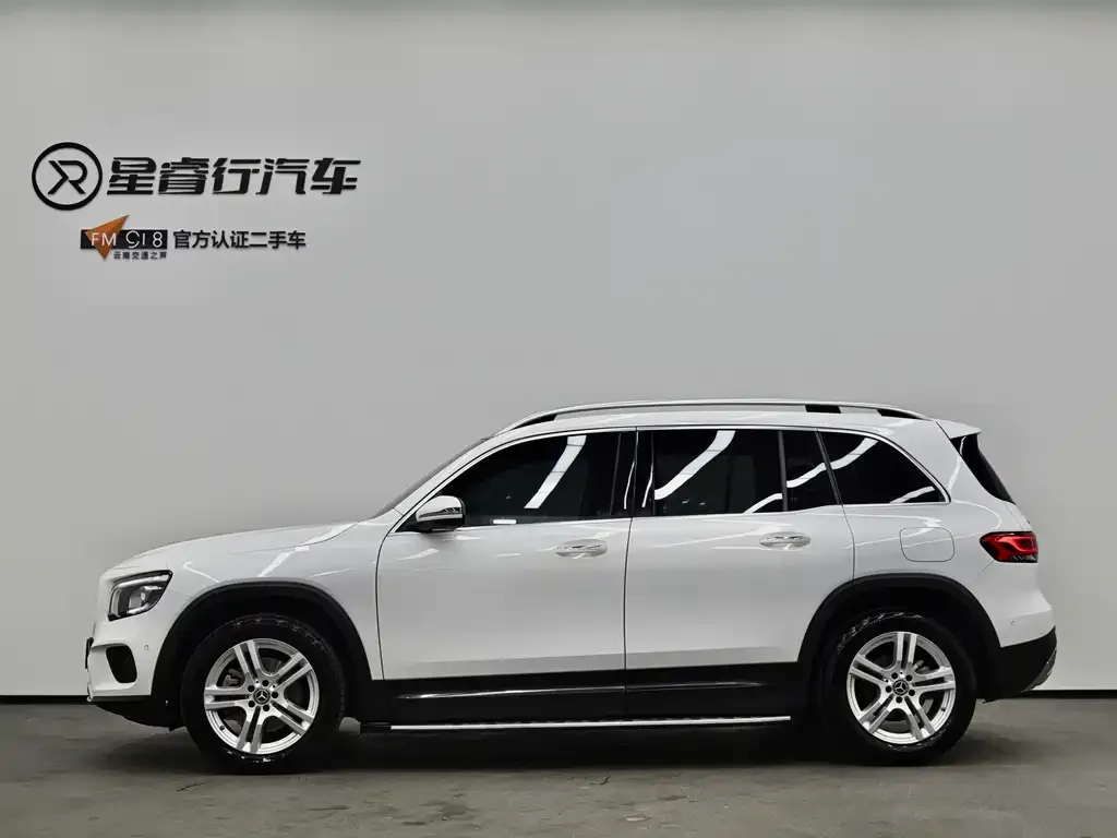 Mercedes-Benz GLB — фото 3