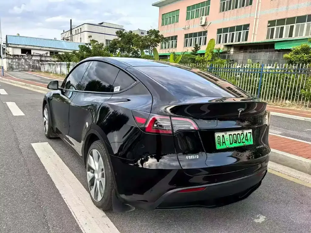 Tesla Model Y — фото 4