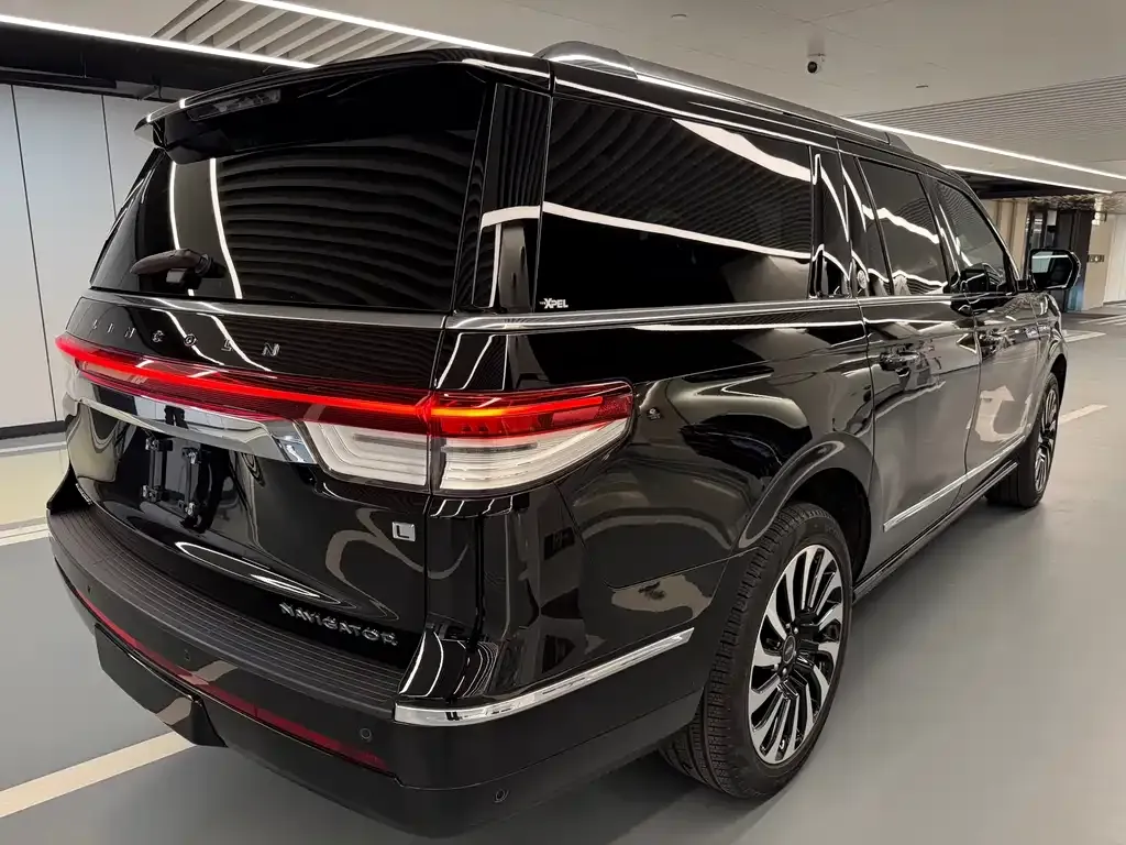 Lincoln Navigator — фото 8