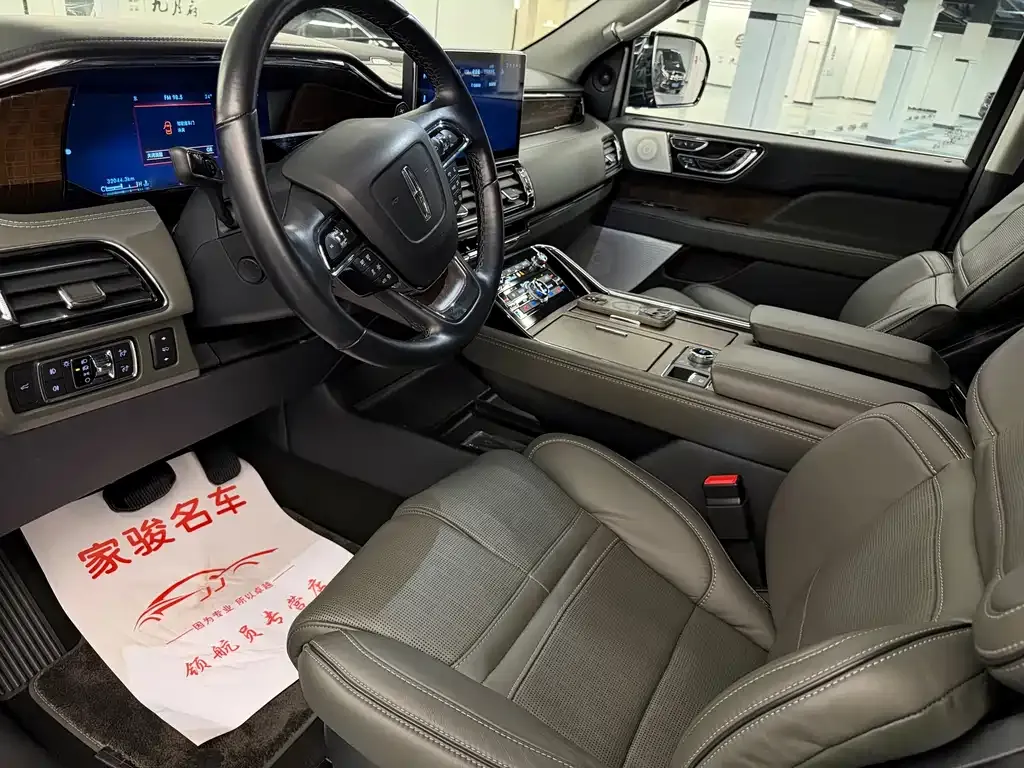 Lincoln Navigator — фото 10