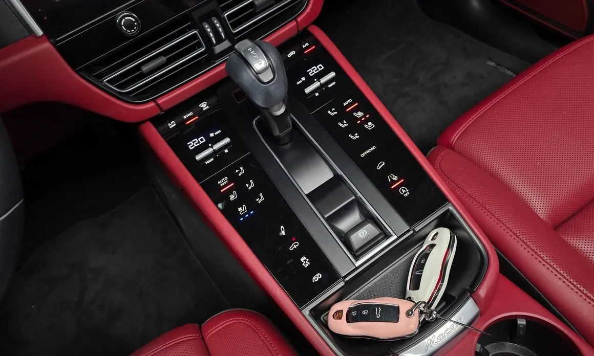 Porsche Macan 2023 из KR, фото 9