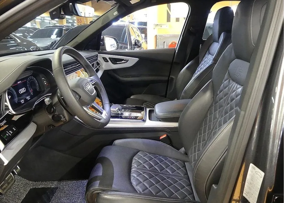 Audi Q7 2023 из KR, фото 10