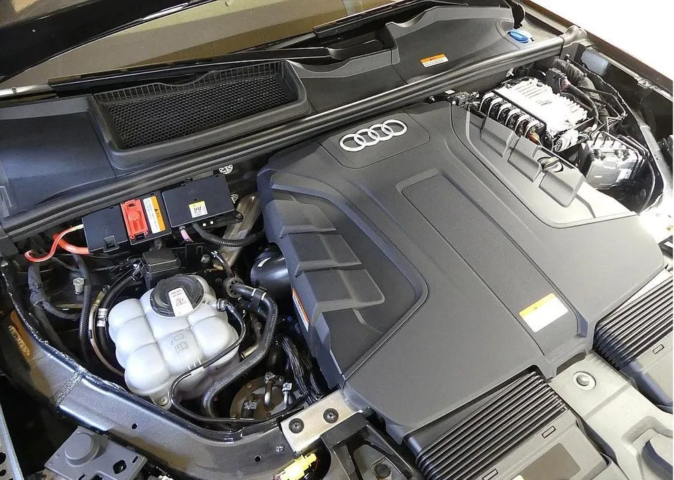 Audi Q7 2023 из KR, фото 3
