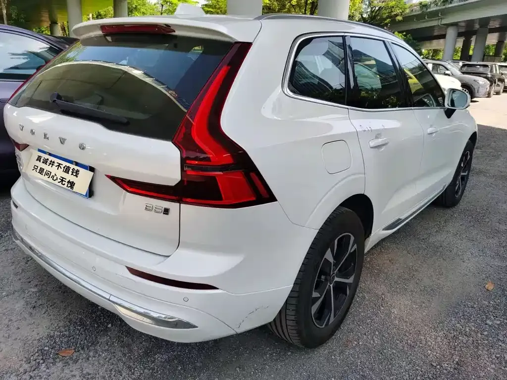 Volvo XC60 — фото 5