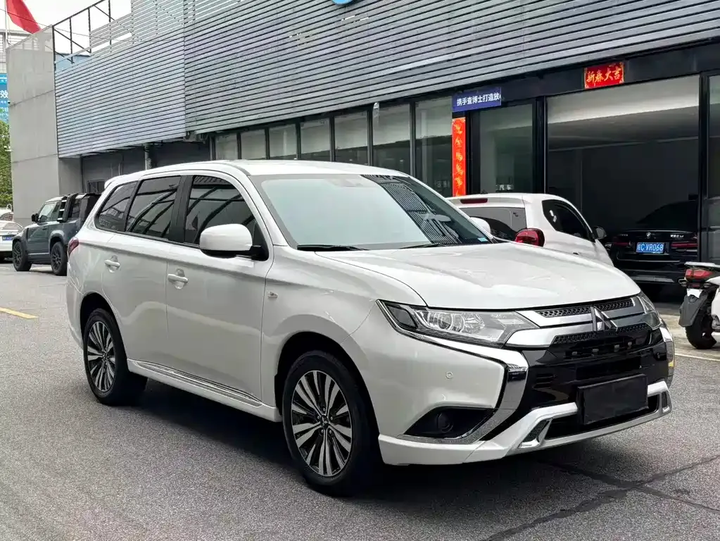 Mitsubishi Outlander 2022 из CN, фото 5