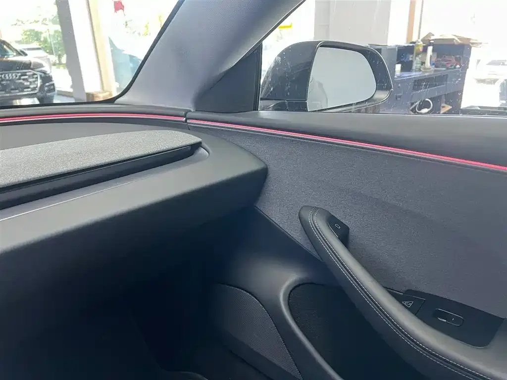 Tesla Model 3 — фото 5