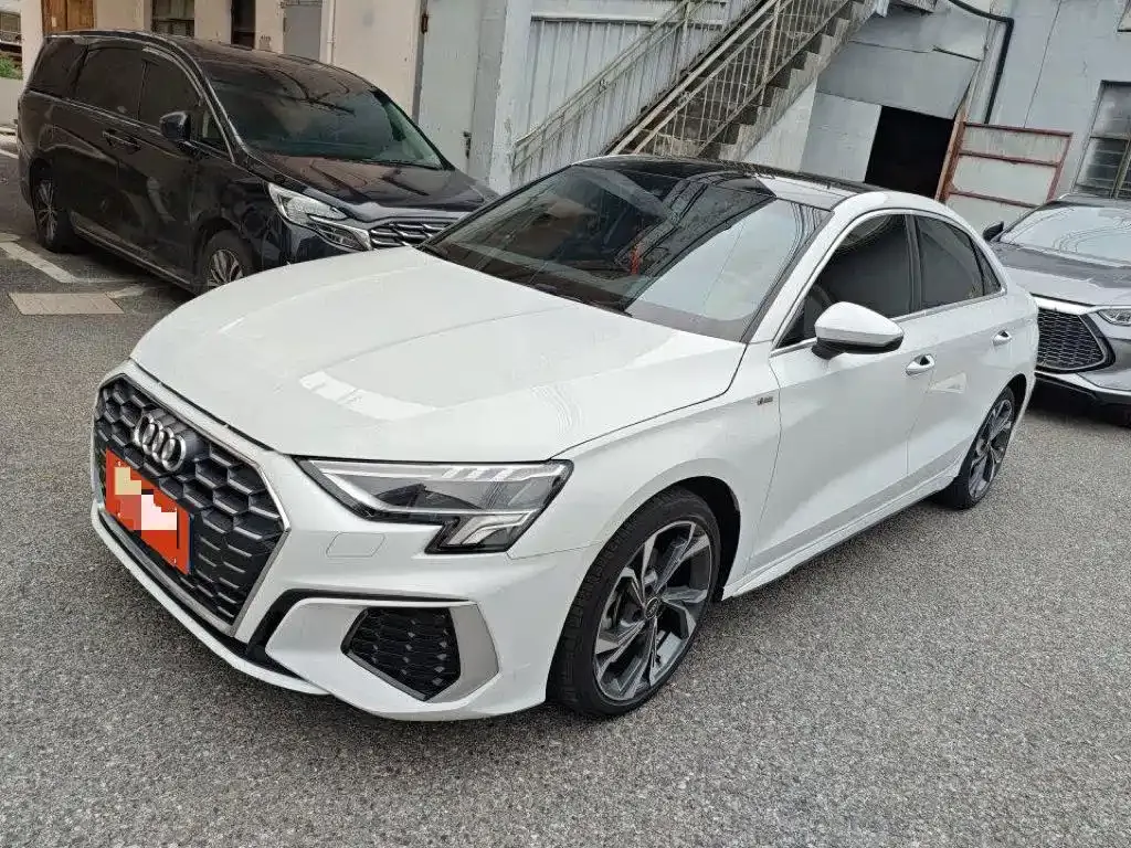 Audi A3 — фото 1