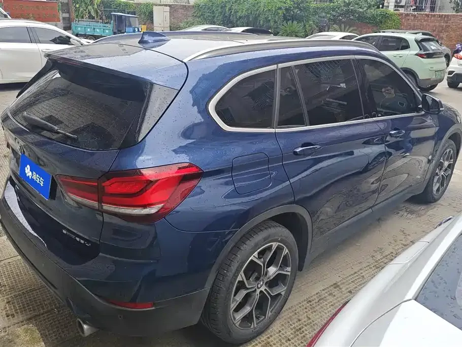BMW X1 — фото 10