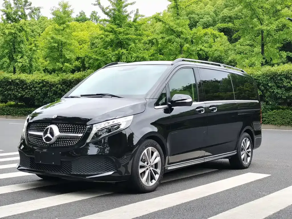Mercedes-Benz V-Class — фото 1