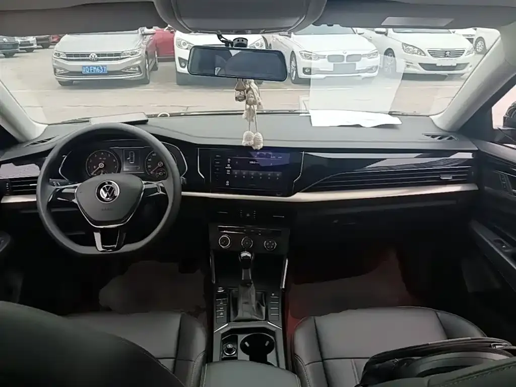 Volkswagen Passat 2021 из CN, фото 2