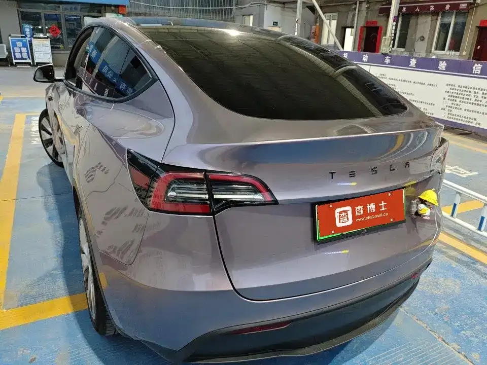 Tesla Model Y — фото 8
