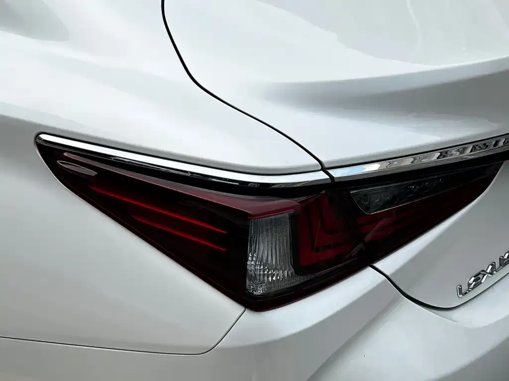Lexus ES — фото 2