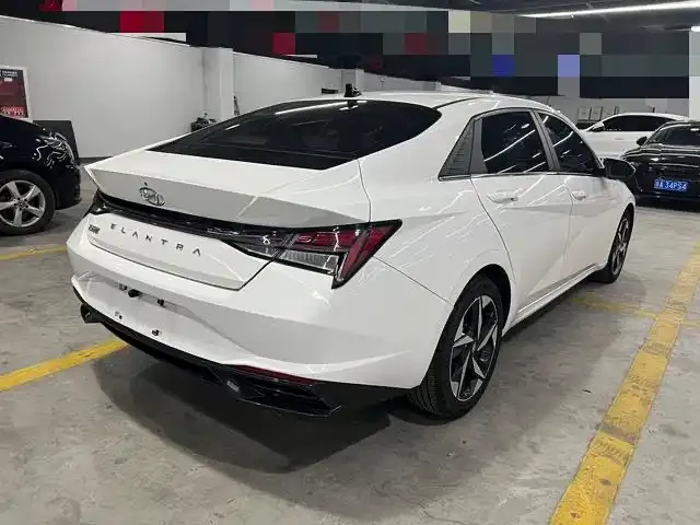 Hyundai Elantra — фото 6