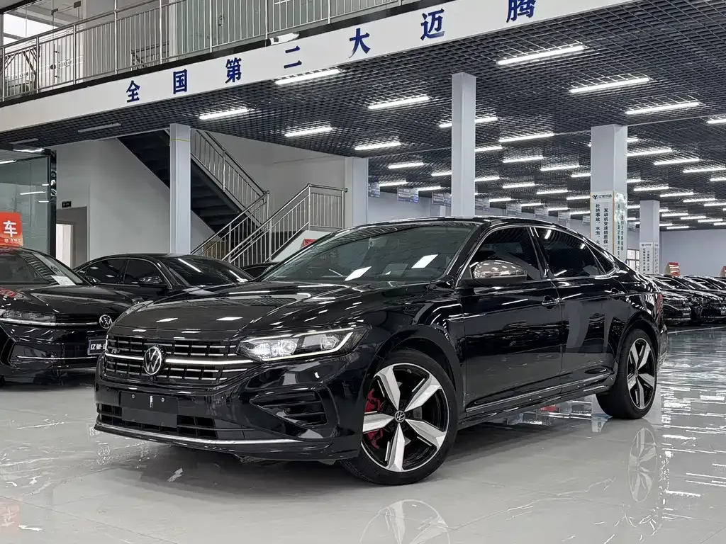 Volkswagen Passat — фото 1