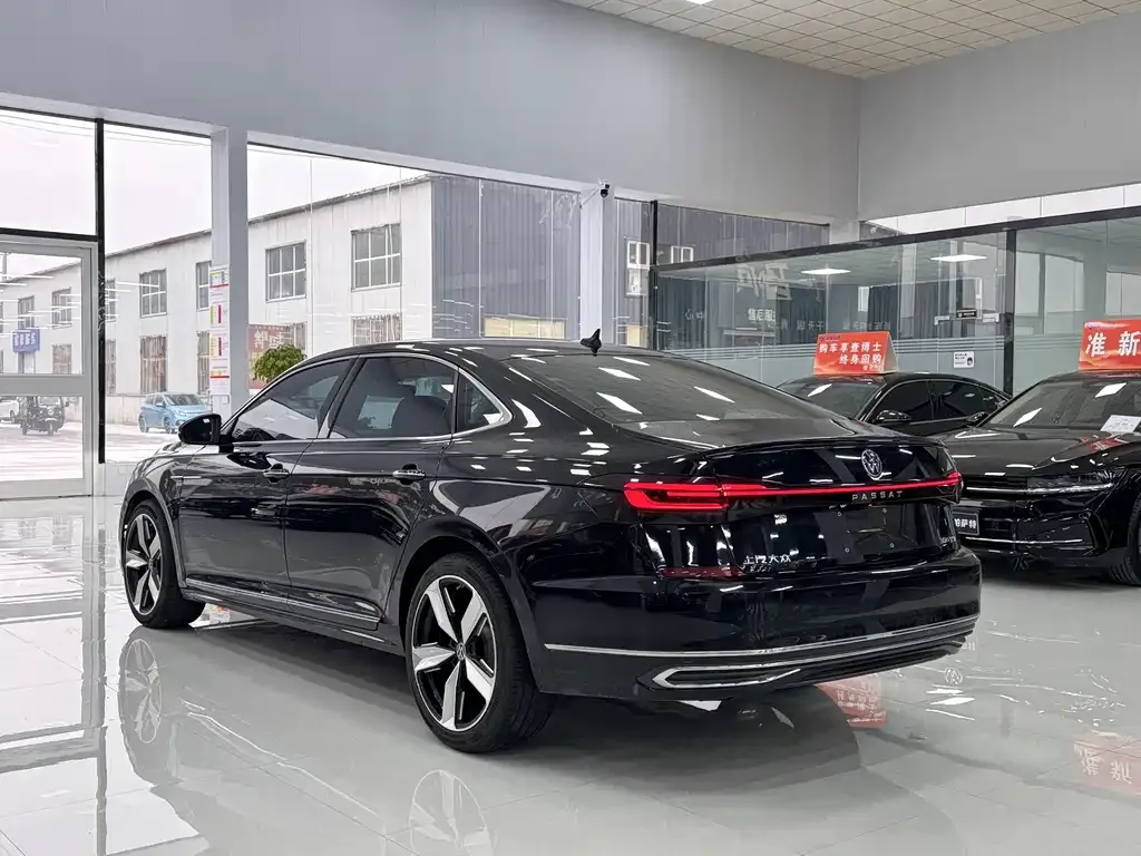 Volkswagen Passat — фото 5