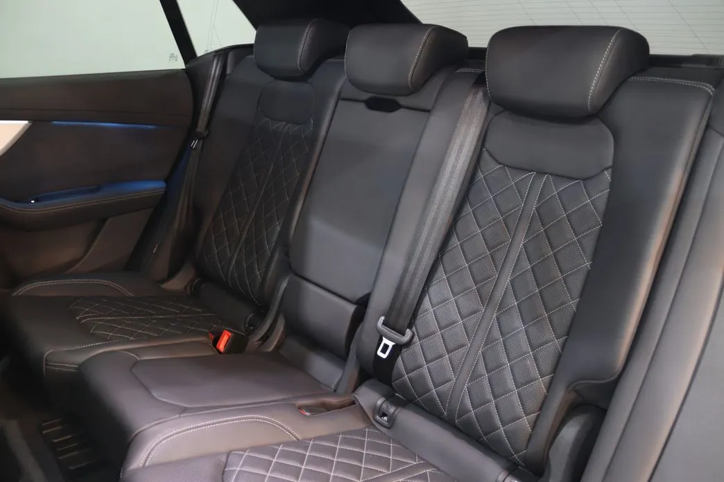Audi Q8 2021 из KR, фото 10