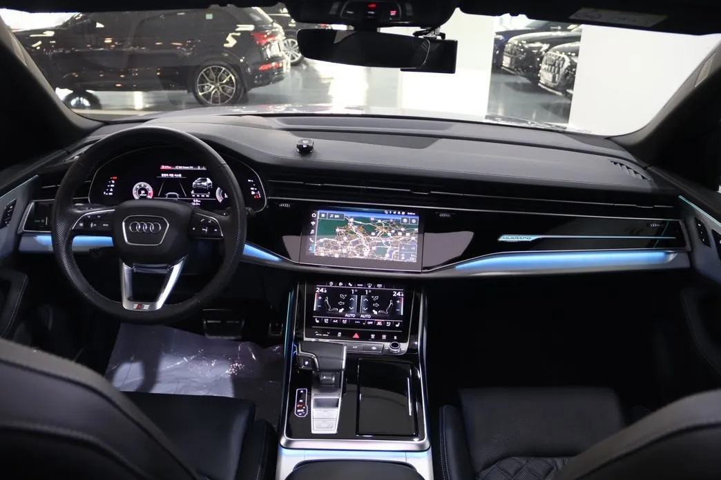 Audi Q8 2021 из KR, фото 4