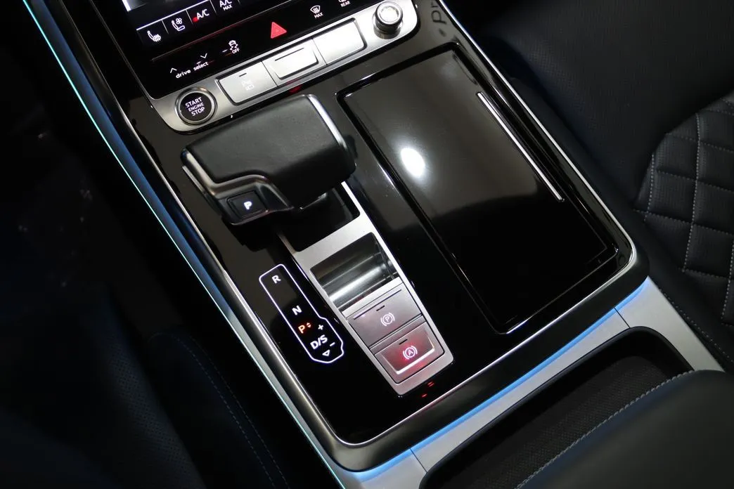 Audi Q8 2021 из KR, фото 8
