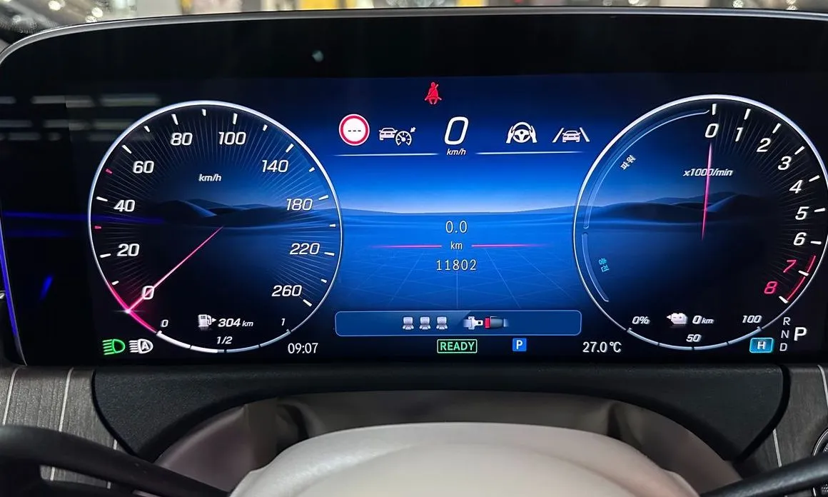 Mercedes-Benz E-Class 2025 из KR, фото 2