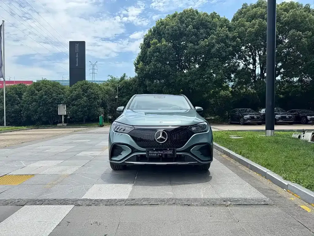 Mercedes-Benz EQE SUV — фото 9