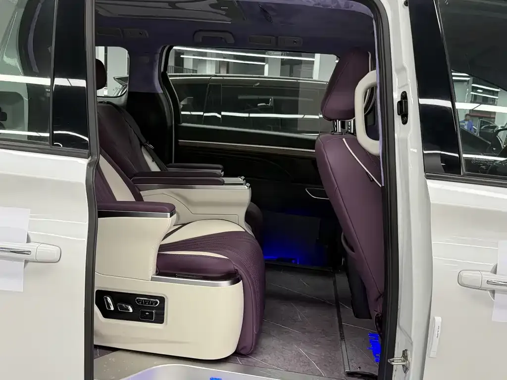GAC Motor Trumpchi M8 — фото 10